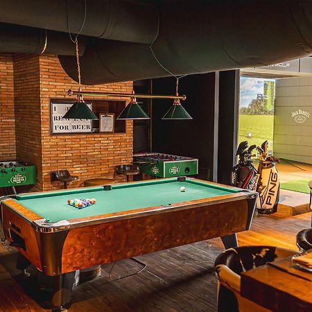 Hilton Dubai Al Habtoor City Exterior photo A pool table
