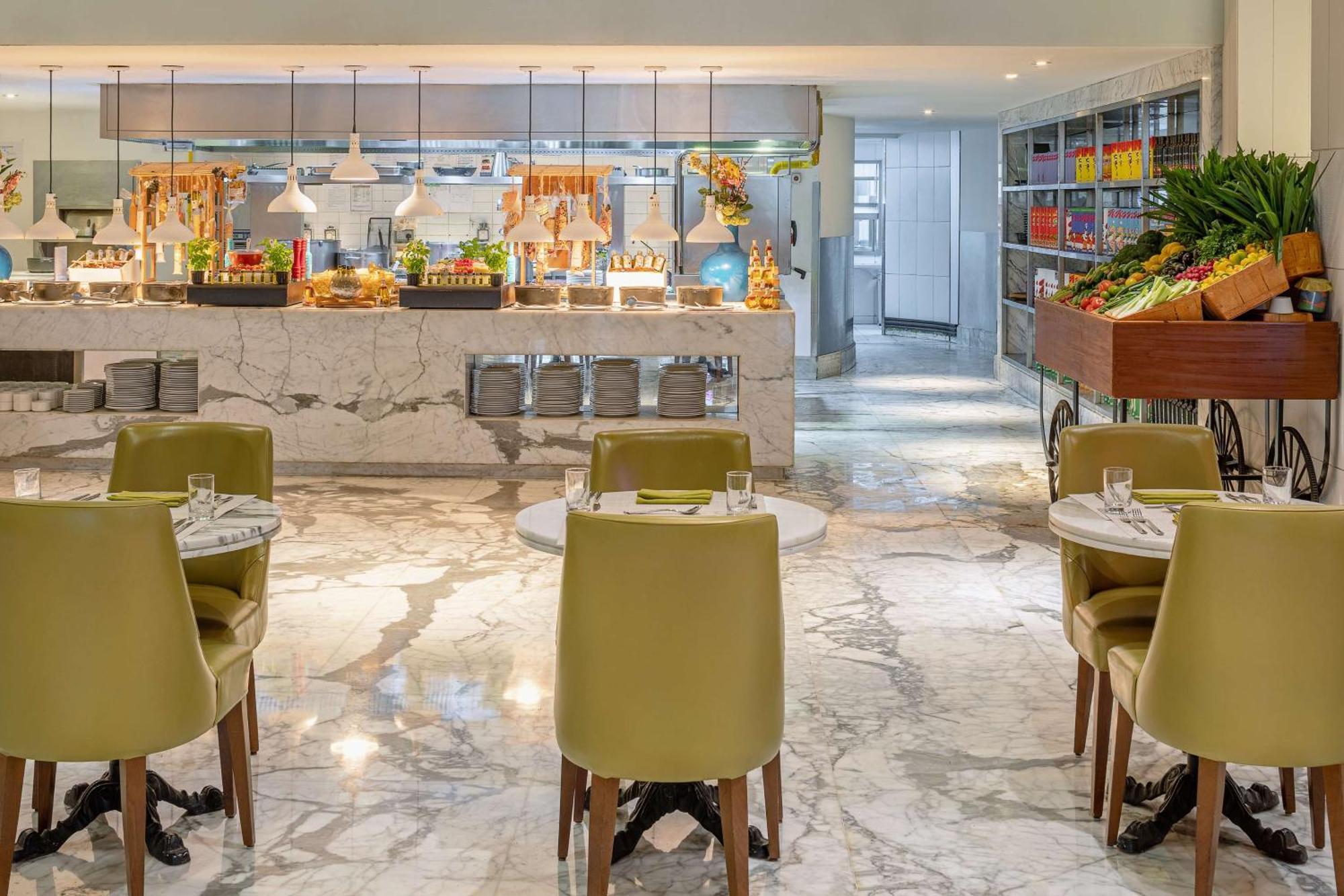 Hilton Dubai Al Habtoor City Exterior photo The Terrace