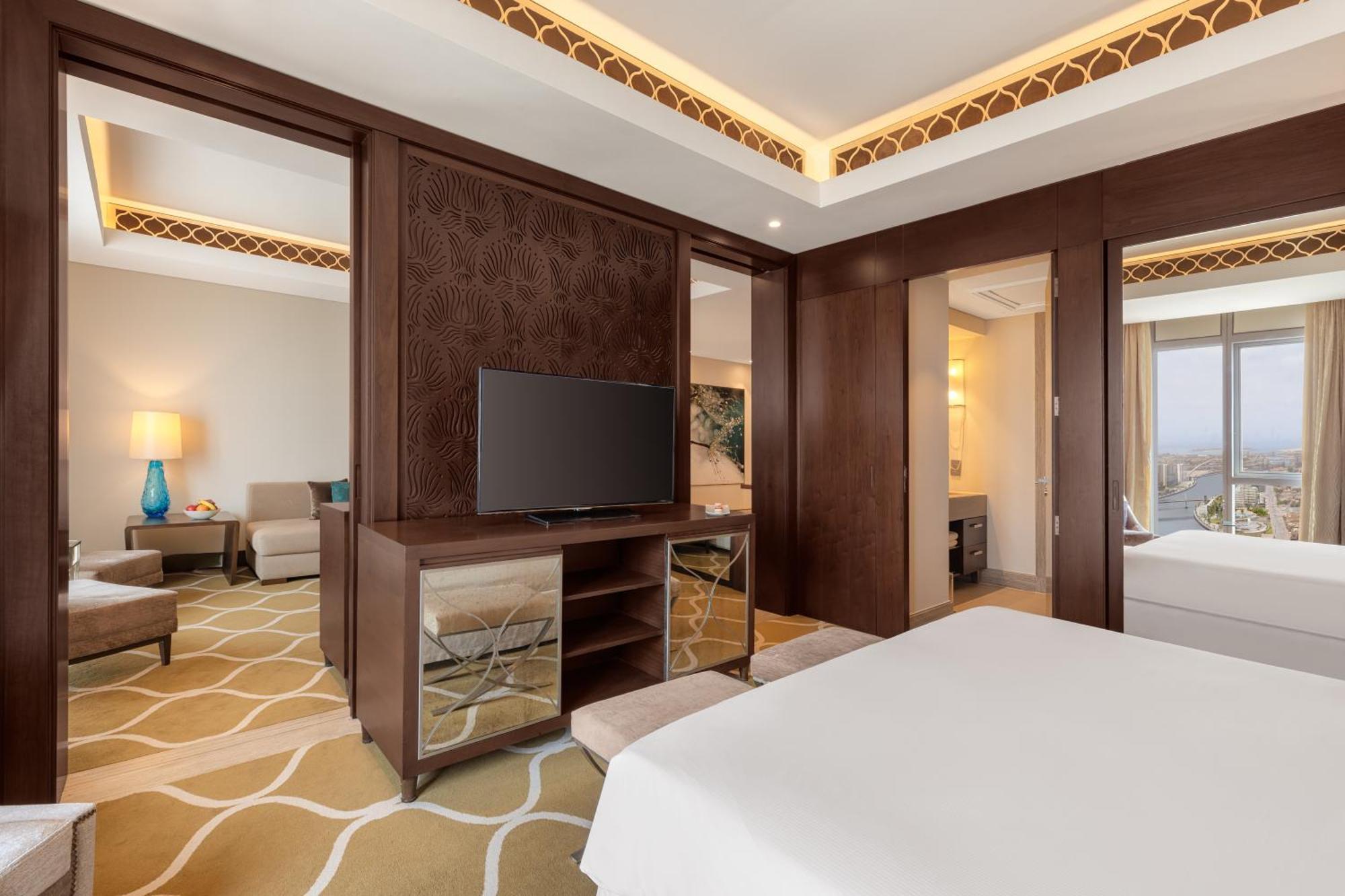Hilton Dubai Al Habtoor City Exterior photo Suite
