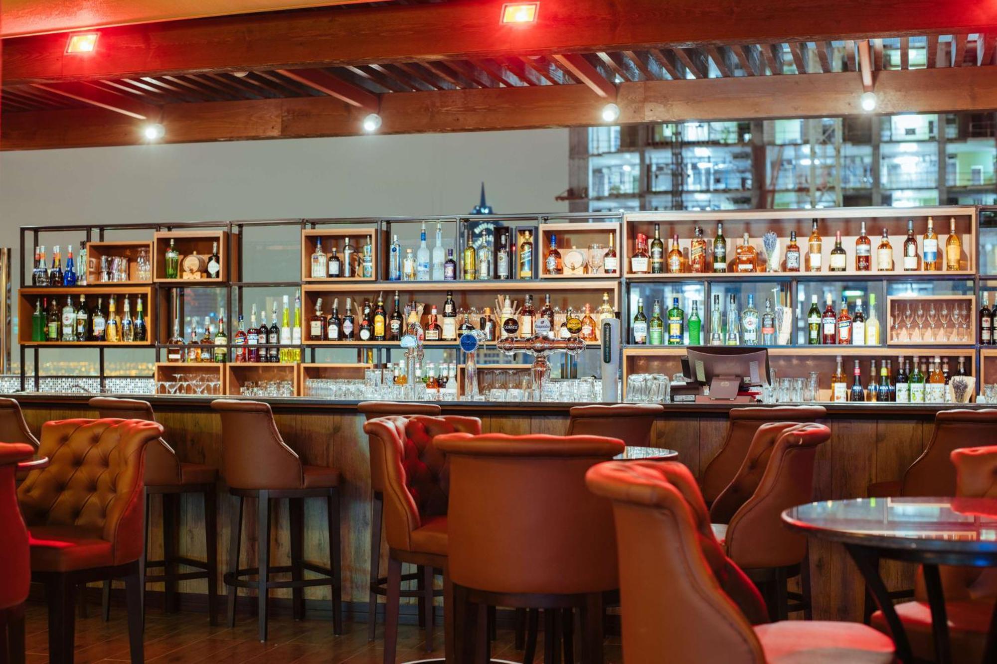 Hilton Dubai Al Habtoor City Exterior photo The bar at the 1900 restaurant