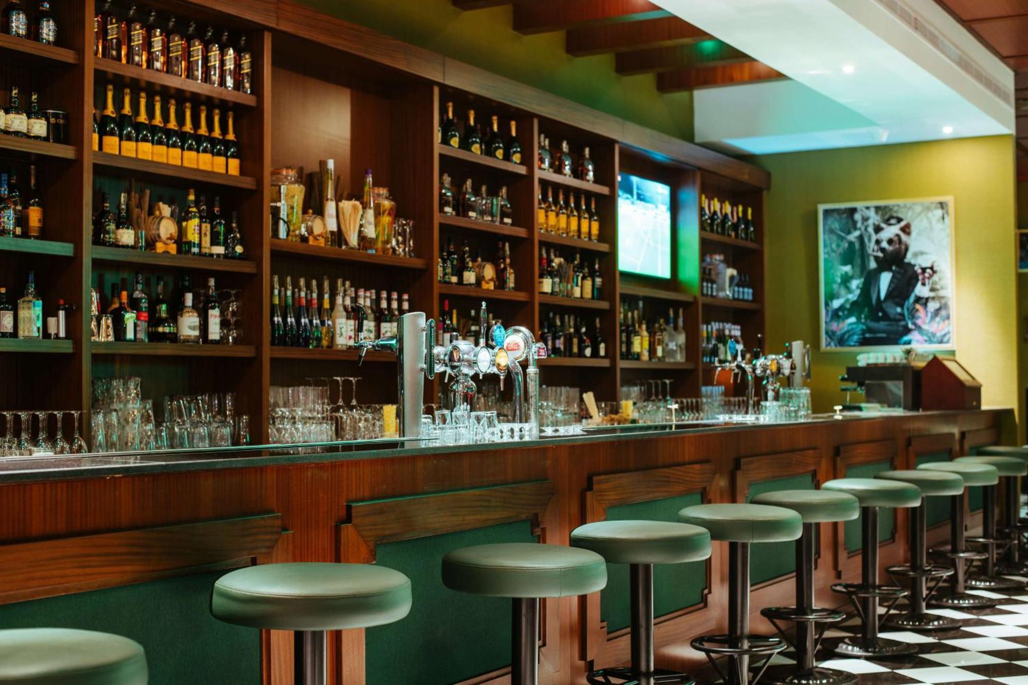 Hilton Dubai Al Habtoor City Exterior photo A bar in a hotel