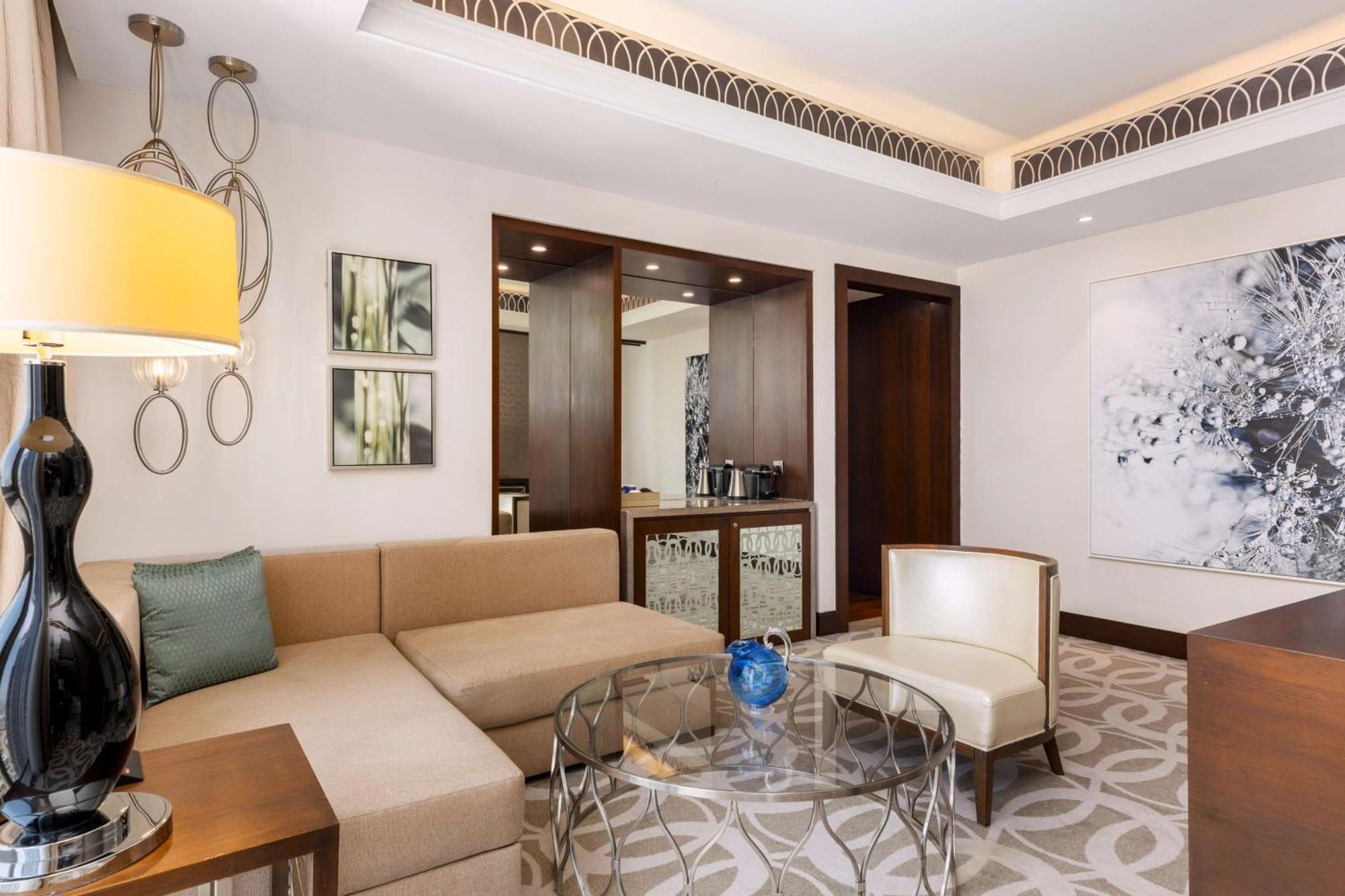 Hilton Dubai Al Habtoor City Exterior photo A suite at the hotel
